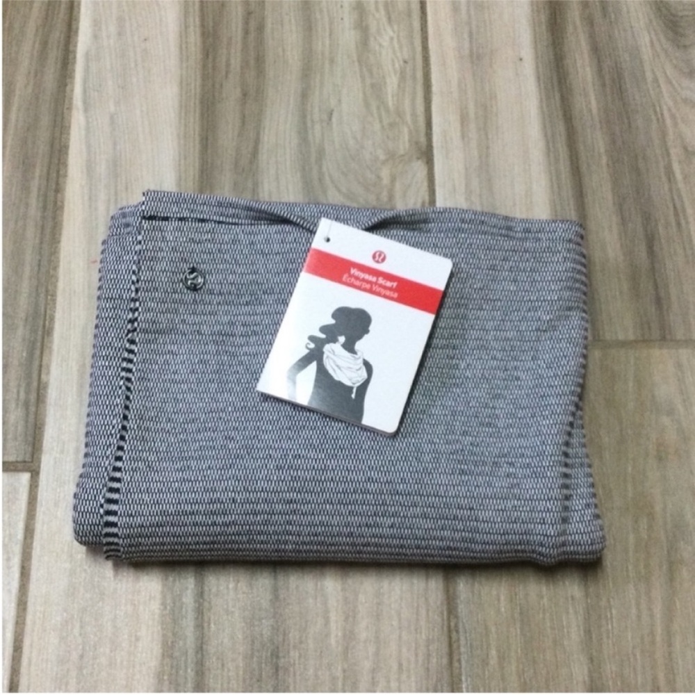 Lululemon Athletica Scarf NWT